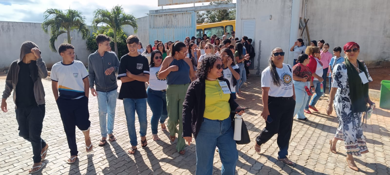 Visita às escolas